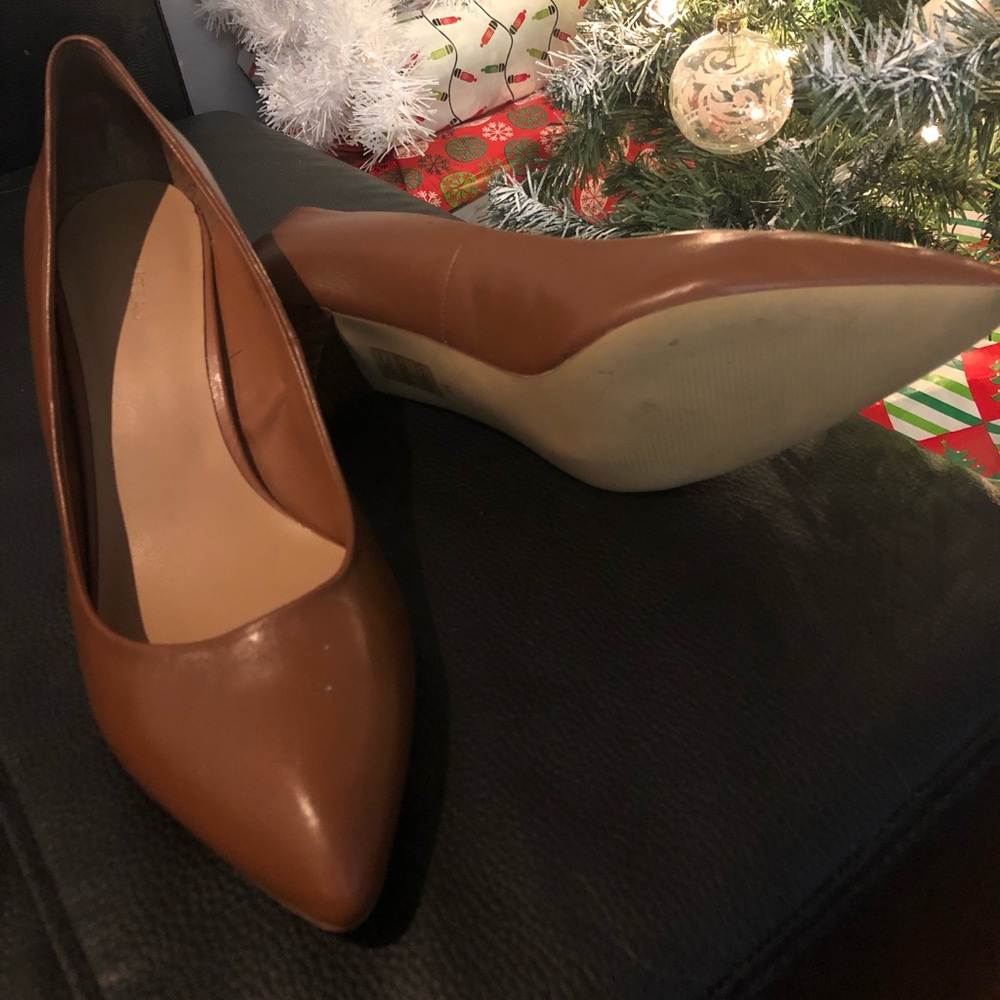 Ladies size 11 pumps